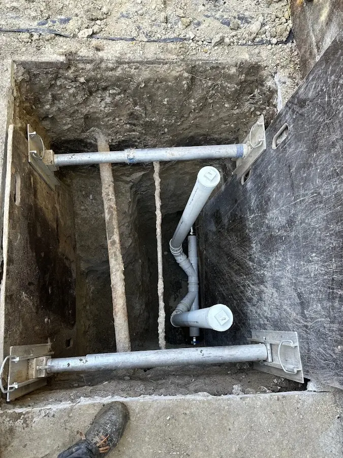 Experienced plumber completing Drain Cleaning work in San Juan Capistrano